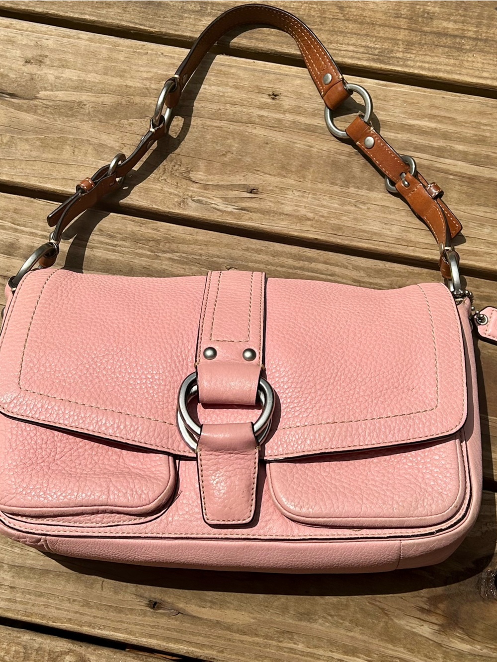 Coach soho Y2K flap rings Classic Pink pebbled Leather Shoulder Bag. Hang tag. - Picture 6 of 6